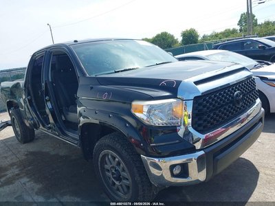 5TFUW5F12HX****** 2017 Toyota Tundra