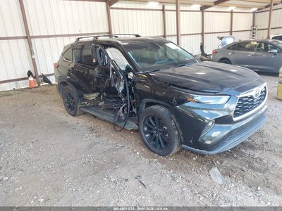 5TDHZRAH5NS****** 2022 Toyota Highlander