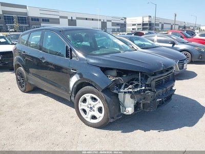 1FMCU0F79HU****** 2017 Ford Escape