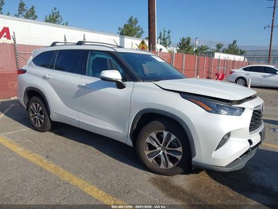 5TDHZRAH5NS****** 2022 Toyota Highlander