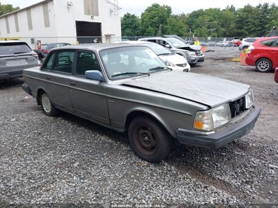 YV1AA8847M1****** 1991 Volvo 240