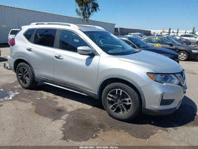KNMAT2MT4JP****** 2018 Nissan Rogue