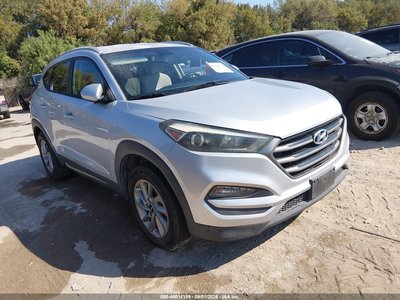 KM8J3CA40GU****** 2016 Hyundai Tucson