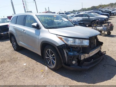 5TDJZRFH2JS****** 2018 Toyota Highlander
