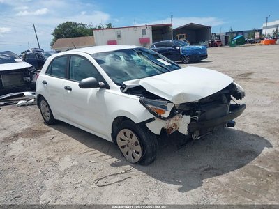 3KPA25AB2JE****** 2018 Kia Rio