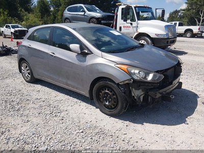 KMHD35LHXGU****** 2016 Hyundai Elantra