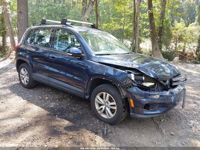 WVGAV7AX6GW****** 2016 Volkswagen Tiguan