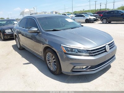 1VWBT7A34HC****** 2017 Volkswagen Passat