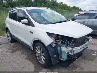 1FMCU0JD7HU****** 2017 Ford Escape