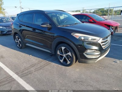 KM8J33A29HU****** 2017 Hyundai Tucson