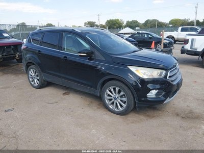 1FMCU0JD7HU****** 2017 Ford Escape