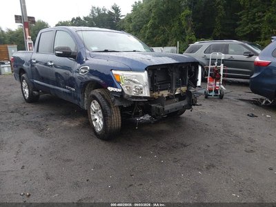 1N6AA1E58HN****** 2017 Nissan Titan