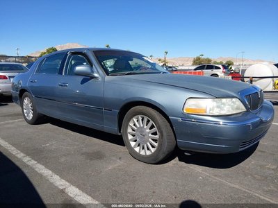 2004 Lincoln Town Car