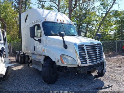 3AKJGLD59FS****** 2015 Freightliner Cascadia 125