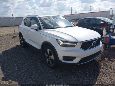YV4162UK9M2****** 2021 Volvo XC40