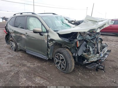 JF2SKAEC9KH****** 2019 Subaru Forester
