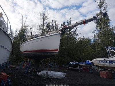 00000HUN381****** 2005 Hunter 37'