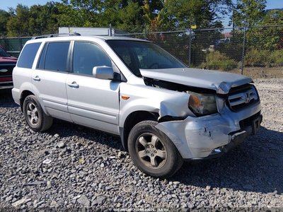 5FNYF185X8B****** 2008 Honda Pilot