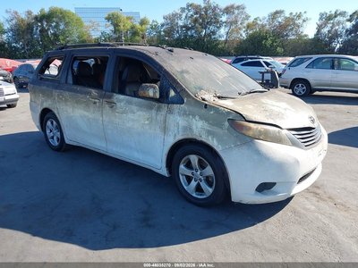5TDKK3DC0CS****** 2012 Toyota Sienna
