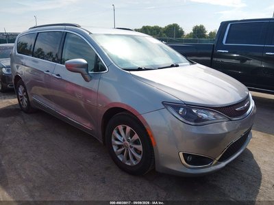 2C4RC1BG2HR****** 2017 Chrysler Pacifica