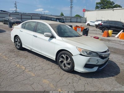1HGCR2F35HA****** 2017 Honda Accord