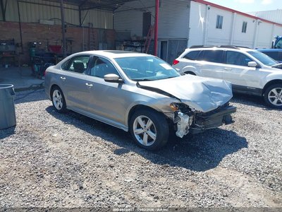 1VWBN7A34DC****** 2013 Volkswagen Passat