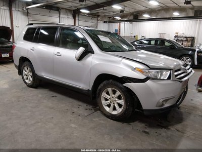 5TDBK3EHXDS****** 2013 Toyota Highlander