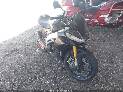 ZD4KZUB06NS****** 2022 Aprilia Tuono V4