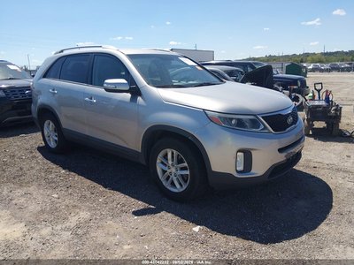 5XYKT4A66FG****** 2015 Kia Sorento