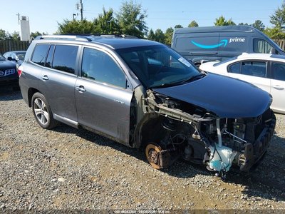 5TDDK3EH1DS****** 2013 Toyota Highlander