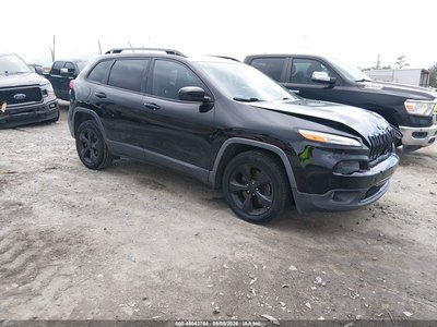 1C4PJLCB8JD****** 2018 Jeep Cherokee