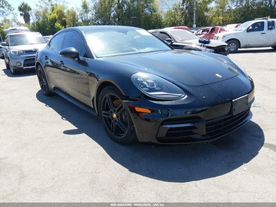 WP0AA2A7XJL****** 2018 Porsche Panamera