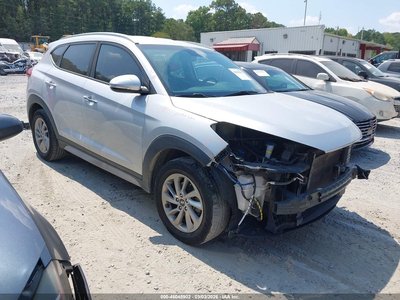 KM8J33A40JU****** 2018 Hyundai Tucson