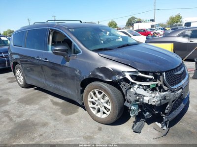 2C4RC1BGXMR****** 2021 Chrysler Pacifica