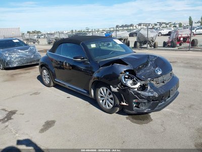 3VW5DAAT6JM****** 2018 Volkswagen Beetle