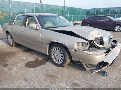 1LNHM81W85Y****** 2005 Lincoln Town Car