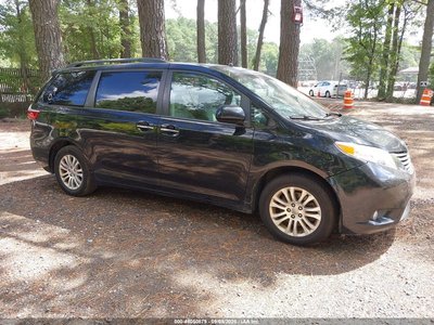 5TDYZ3DCXHS****** 2017 Toyota Sienna