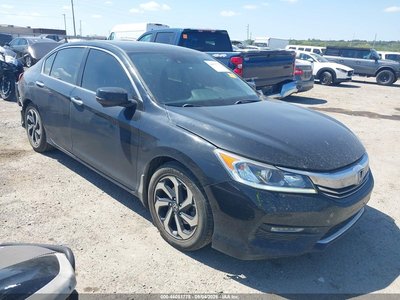 1HGCR2F02HA****** 2017 Honda Accord
