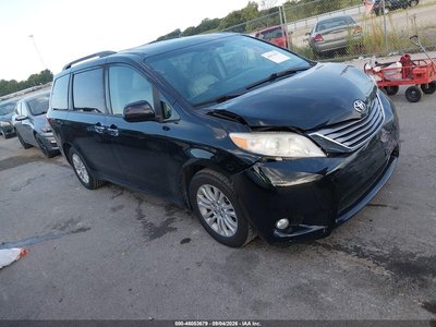 5TDYZ3DC3HS****** 2017 Toyota Sienna