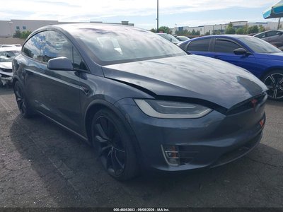5YJXCDE25JF****** 2018 Tesla Model X