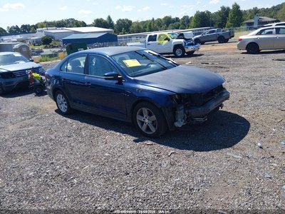 3VWBX7AJ8BM****** 2011 Volkswagen Jetta