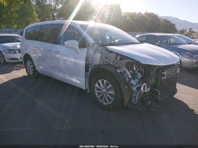 2C4RC1FG4KR****** 2019 Chrysler Pacifica