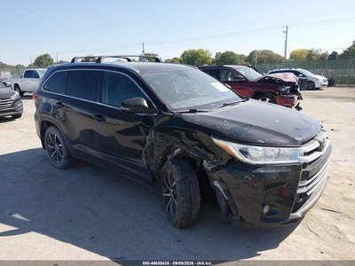 5TDJZRFH6HS****** 2017 Toyota Highlander