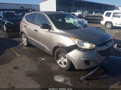 KM8JT3AB4CU****** 2012 Hyundai Tucson