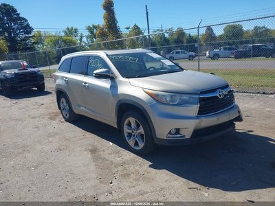 5TDDKRFH1FS****** 2015 Toyota Highlander