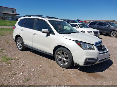 JF2SJAWC6JH****** 2018 Subaru Forester