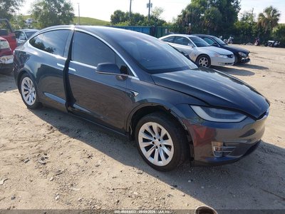5YJXCBE21JF****** 2018 Tesla Model X