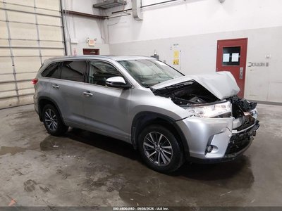 5TDJZRFH9JS****** 2018 Toyota Highlander
