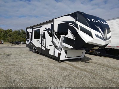 4YDF36126LZ****** 2020 Keystone Voltage 3615 Toy Hauler 5th Whl Travel Trailer