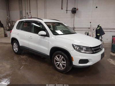WVGBV7AX1GW****** 2016 Volkswagen Tiguan